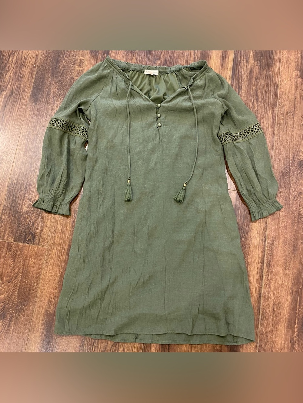 Boho style green long sleeved dress
